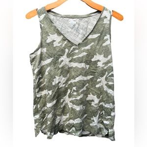 ⭐️⭐️⭐️4 for$12⭐️⭐️⭐️ Old Navy Tank Top Camouflage Size S